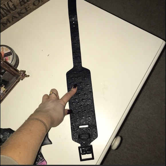 Rare Givenchy Black Leather Buckle Bracelet - Picture 5 of 6